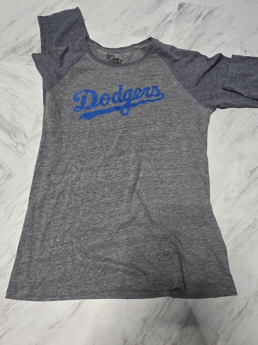 5th & Ocean Gray Raglan Tee with Blue Dodgers Script